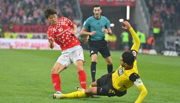 Kapitán potopil Dortmund hloupým zákrokem. Vyhoďte ho, vyzývají fanoušci