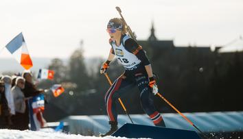 Šok pro norský biatlon. Hvězda musela na urgentní operaci, podpořila ji i Davidová