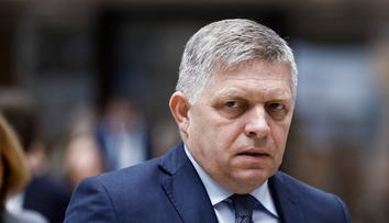 Fico na poslední chvíli změnil plány. Po návratu z Ruska svolal urgentní poradu