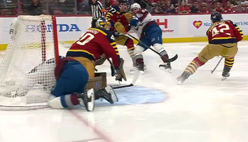 Tvrdá rána pro lídra NHL. Nečasův kapitán se zranil a nedohrál