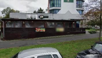 Předzahrádka restaurace v Mostě byla nejspíš načerno. Mohla to odhalit kontrola