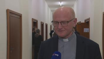 Senát rozhodl o osudu děkana katolické fakulty Brože. Schválil návrh na odvolání