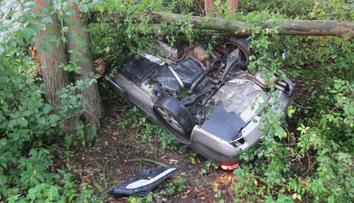 Mladík (16) sešrotoval auto plné lidí. Zraněné jsou i nezletilé dívky