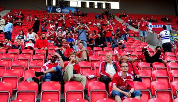 TRAPAS na tribunách. Fotbal Čechy nezajímá, organizátoři lžou