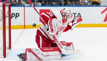 Parádní premiéra českého brankáře v NHL! Vychytal hvězdného McDavida
