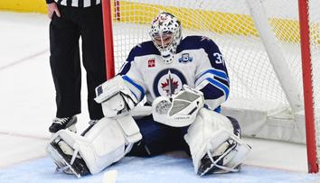 Konec napětí ve Winnipegu. Hellebuyck po žádosti o výměnu míří k Devils