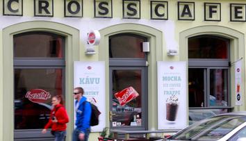 Kavárenský řetězec zavírá prodejny v Praze! Vládní pomoc nestačila