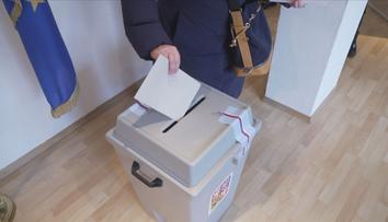 Čeští politici dělají kampaň i v cizině. Tamní hlasy mohou zamíchat volbami