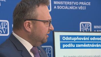Lidé nevědí, jak na tom budou po superdávce. Samoživitelky mohou přijít o tisíce