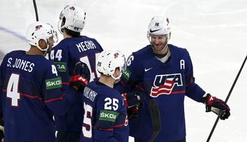 Američané rozhodli o své výhře již v první třetině, zářil bek Jones
