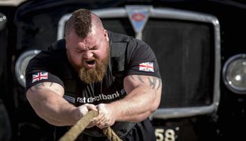 Rozdíl neuvěřitelných 60 kg. Nejsilnější muž světa by měl boxovat s Paulovým přemožitelem