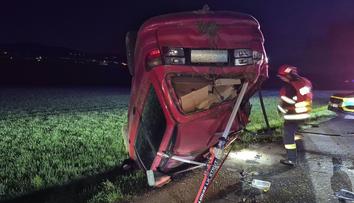 Děsivá nehoda u Zlína: Auto se několikrát přetočilo přes střechu, mladík neměl šanci
