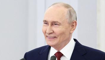 Putin se nečekaně objevil v davu lidí. Prozradil o Rusku víc, než by chtěl