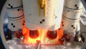 Nečekaná komplikace i odklad startu. Takhle vypadal start rakety mise Artemis II