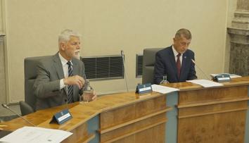 Pavel se zúčastnil Bezpečnostní rady státu. Jednání o koncepci armády bylo ale přerušeno