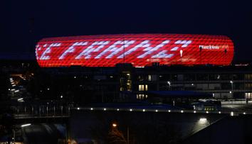 Bayern uctí Beckenbauerovu památku. Duelem na NS3 provede Franz Straka