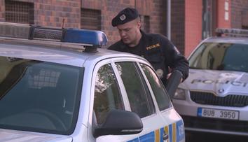 V ČR přibývá agresivních žen. Policie je kvůli násilí na mužích vykazuje z bytů