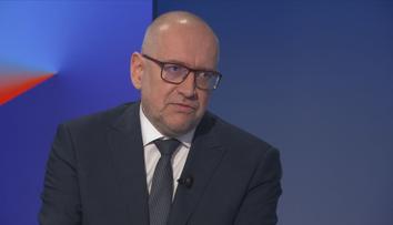 Mikuláš Bek je nejhorší ministr, nehájí naše zájmy, tvrdí ředitelé škol