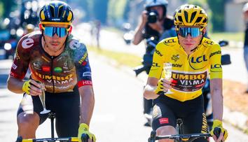 V Paříži triumfoval Philipsen, Vingegaard ve žlutém slavil se šampaňským