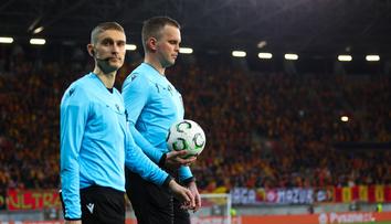 Zářez v juniorské Lize mistrů. Místo červené karty žlutá, fanoušci vyhrožují sudímu