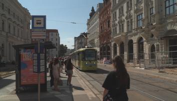 Změna při čekání na šalinu. Lidé se na zastávkách v Brně dozvědí původ jejich názvu