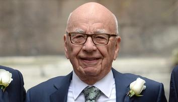 Známý americký miliardář do toho znovu praští. V 92 letech se pošesté zasnoubil