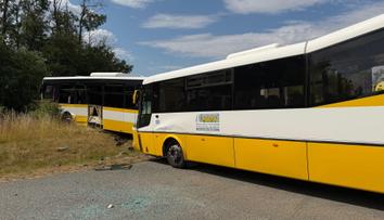 Na Znojemsku se čelně srazily dva autobusy. 47 lidí skončilo v péči záchranářů