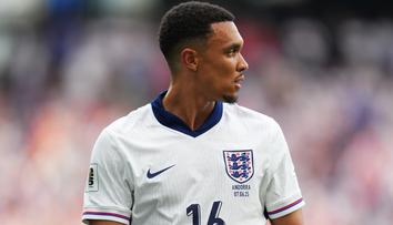 Jiné jméno i číslo na dresu. Alexander-Arnold v Realu musí řídit jenom BMW