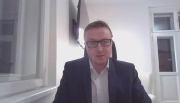 Dohoda o naftě z Ruska: Trumpovi nejspíš nejde o snížení cen, říká expert