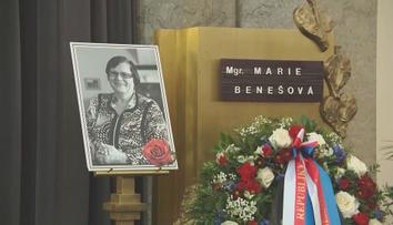 Poslední rozloučení s Marií Benešovou (†76). Měl jsem tě rád, vzkázal jí Zeman