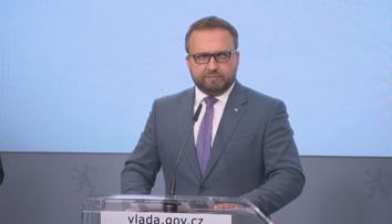 Jurečka chce připravit návrh na zvýšení platů. Týkat se bude jen některých skupin