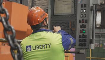 Liberty Ostrava opět seřízla zaměstnancům mzdy. Dluží i za pojištění