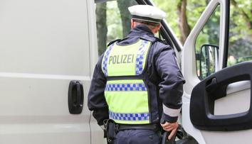 Strašlivá nehoda v Německu: Zemřeli dva mladí lidé (†17 a †21), řídil 15letý hoch