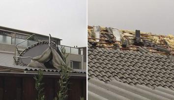 Poničené domy a trampolína na střeše. Nizozemsko také zasáhl silný vítr