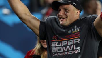 Jak oslavit titul v Super Bowlu? Gronk vyrazil do Disneylandu!