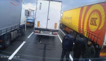 Čechům se do kamionů vplížili migranti, teď jim chodí obří pokuty!