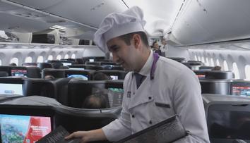 Kulinářský zážitek v oblacích. Aerolinky nabízejí pokrmy od nejlepších kuchařů světa