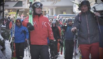 Lyžařská střediska v Alpách se mění v bojová pole. Turisté se tam často rvou
