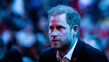 Princ Harry se definitivně rozhodl. Do Británie nevezme děti ani Meghan
