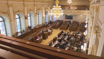 Poslanci znovu debatovali o rekordním schodku státního rozpočtu