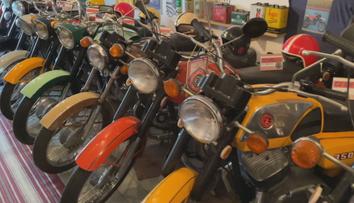 Zloděj ukradl šest vzácných motorek. Majitel nabízí vysokou odměnu