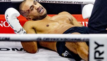 Kickboxerská legenda na kolenou. Soupeř mu uštědřil nečekaný knokaut
