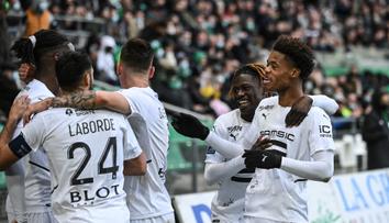 Bývalý tým Petra Čecha zničil St. Étienne, zastřílelo si také Monaco