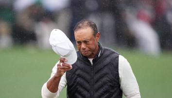Tiger Woods žije v neustálé bolesti, prozradil jeho soupeř. Vše si prý způsobil sám