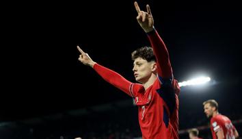 Krejčí jako Rosický. Kapitán reprezentace slavil gól ikonickým gestem