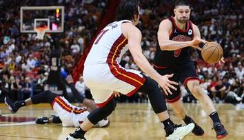 NBA zná poslední účastníky play-off. Šestinásobní šampioni jsou z kola venku