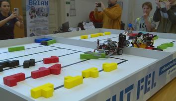 Roboti z celé ČR se utkali v netradiční disciplíně. Hráli legendární hru z 80. let