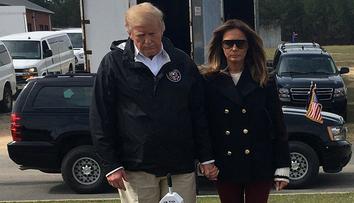 Doprovodila Trumpa zase falešná Melania? Američané mají jasno!