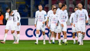 Přátelák Slovácka: Hráči se zlobí, sudí si vymýšlel penalty. Prý šlo o sázky