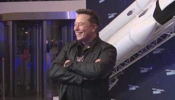 SpaceX oficiálně vstoupila na burzu. Musk se tak stal prvním bilionářem na světě